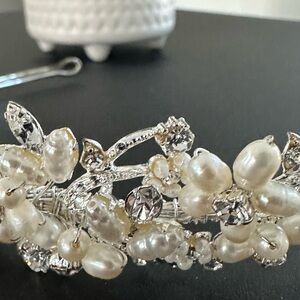 Elegant Silver and Cream Pearl Hair Accessory